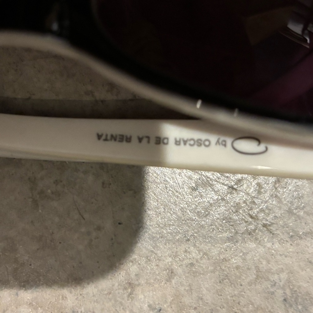 Vintage Oscar de La Renta Classic Black Cat-Eye Women's Sunglasses - - Picture 5 of 5